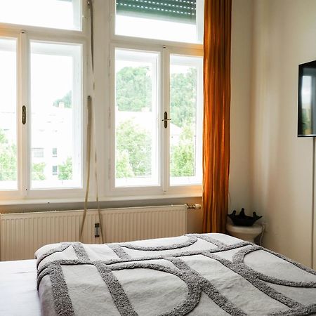 Stilvolles Apartment Im Zentrum - Free Parking Graz Exteriör bild